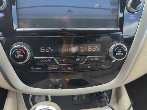 Used 2018 Nissan Murano SV FWD image 12