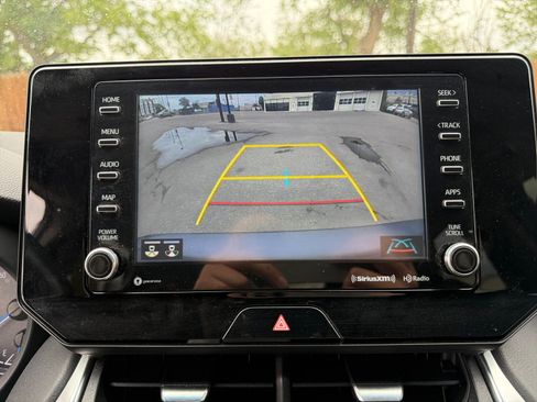 Used 2022 Toyota Venza LE AWD/4WD image 27