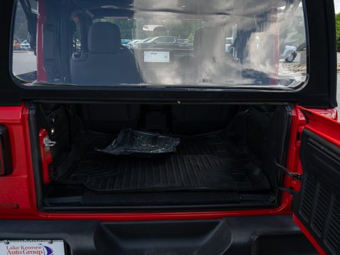 Used 2024 Jeep Wrangler Sport AWD/4WD image 9