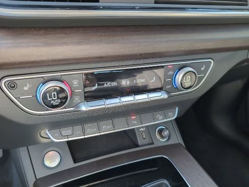 Used 2023 Audi Q5 2.0T Premium w/ Convenience Package image 18