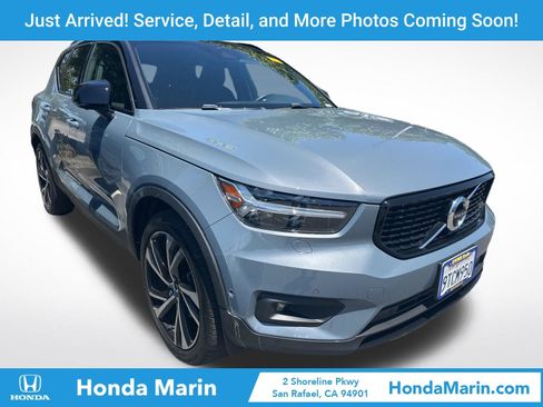 Used 2022 Volvo XC40 T5 R-Design w/ Advanced Package AWD/4WD image 1