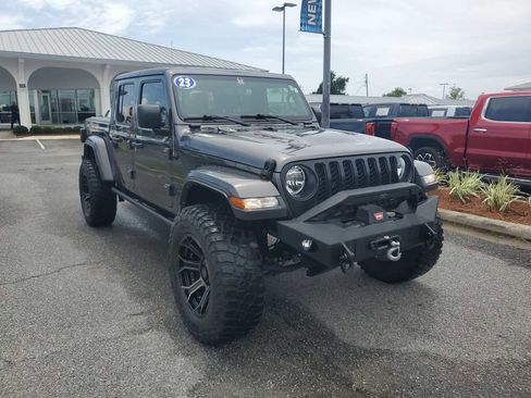 Used 2023 Jeep Gladiator Sport AWD/4WD image 8