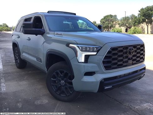 Used 2024 Toyota Sequoia Platinum AWD/4WD image 5