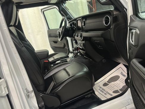 Used 2021 Jeep Gladiator Overland AWD/4WD image 30