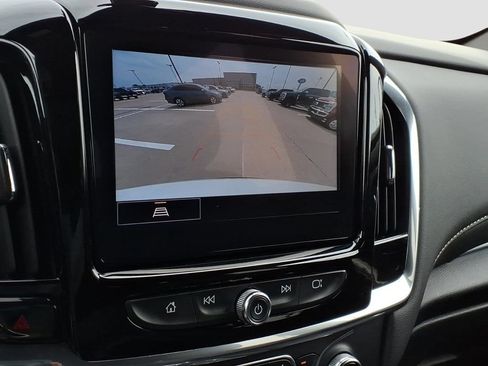 Used 2023 Chevrolet Traverse LT FWD image 14