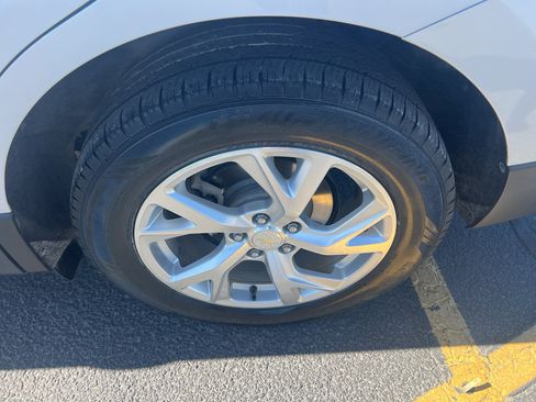 Used 2019 Chevrolet Equinox LT AWD/4WD image 7
