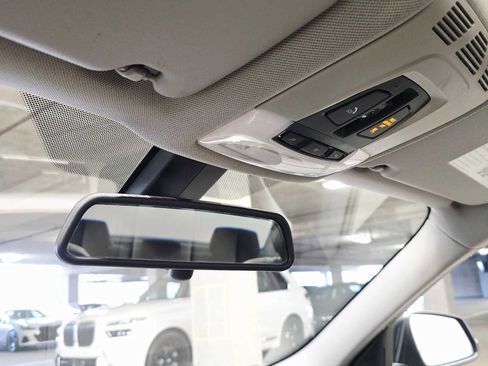 Used 2015 BMW 320i Sedan image 18