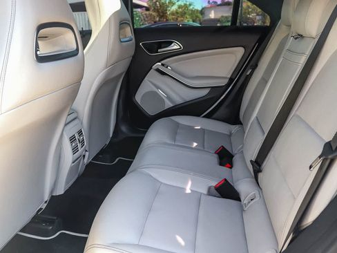 Used 2018 Mercedes-Benz CLA 250 image 17