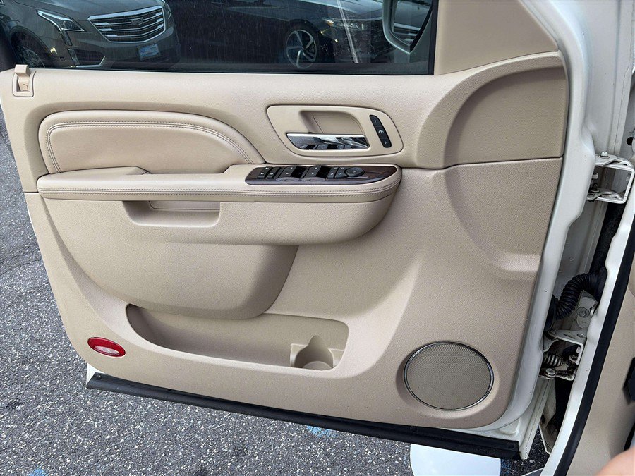 Used 2010 Cadillac Escalade 4WD Hybrid image 21