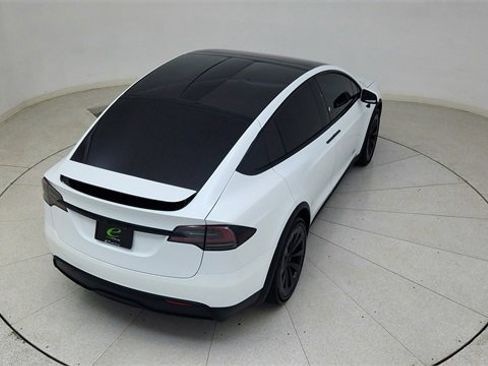Used 2022 Tesla Model X image 79
