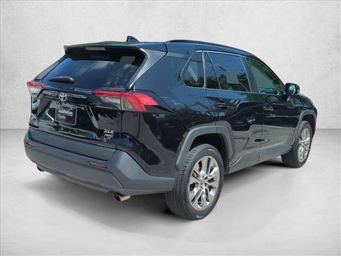 Used 2020 Toyota RAV4 XLE Premium AWD/4WD image 5