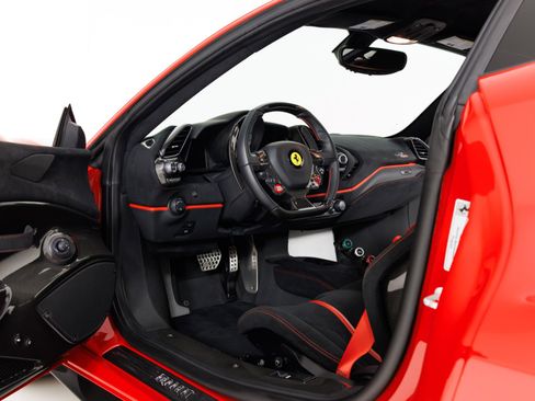 Used 2020 Ferrari 488 Pista Coupe image 14