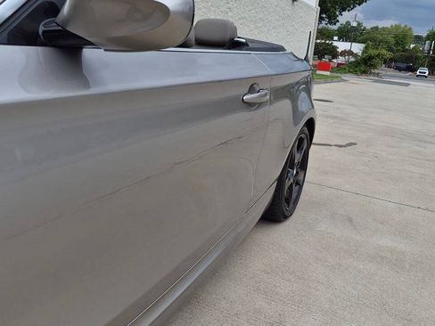 Used 2010 BMW 135i Convertible RWD image 16