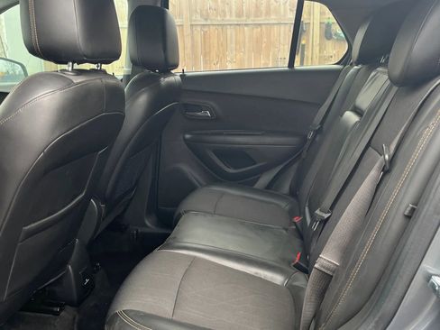 Used 2019 Chevrolet Trax LT w/ LT Convenience Package image 10
