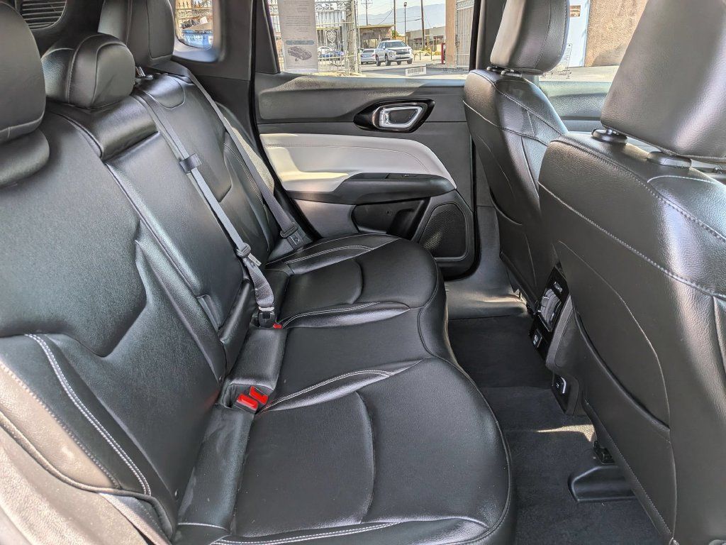 Used 2025 Jeep Compass Limited AWD/4WD image 29