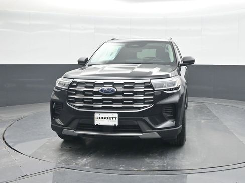 New 2025 Ford Explorer Active image 5