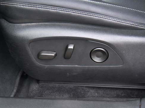 Used 2024 Chevrolet Blazer EV LT AWD/4WD image 16