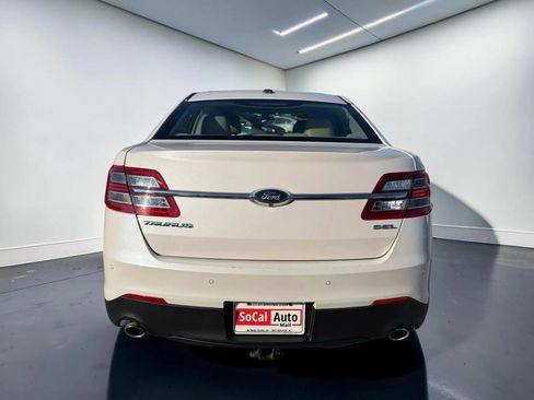 Used 2016 Ford Taurus SEL FWD image 8