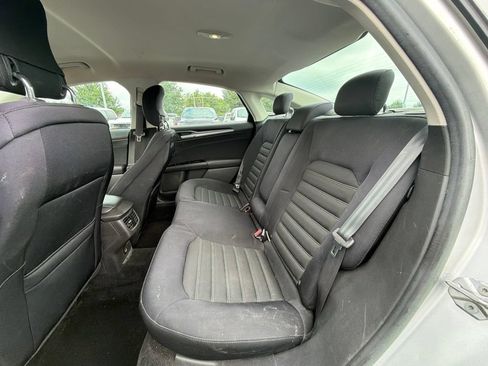 Used 2014 Ford Fusion SE FWD image 9