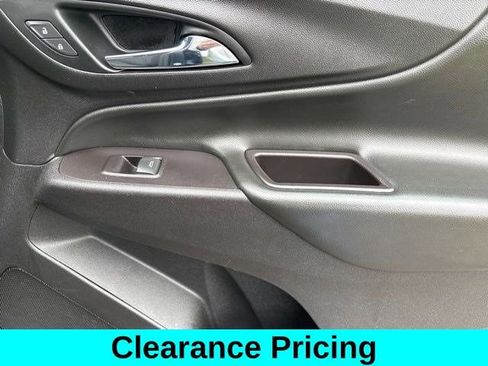 Used 2022 Chevrolet Equinox LT w/ Driver Convenience Package image 42