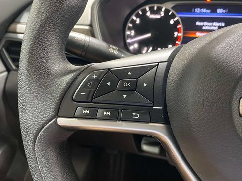 Used 2024 Nissan Altima 2.5 SV FWD image 23