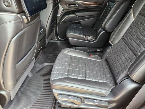 Used 2023 Cadillac Escalade Sport Platinum w/ LPO, ONYX Package AWD/4WD image 22