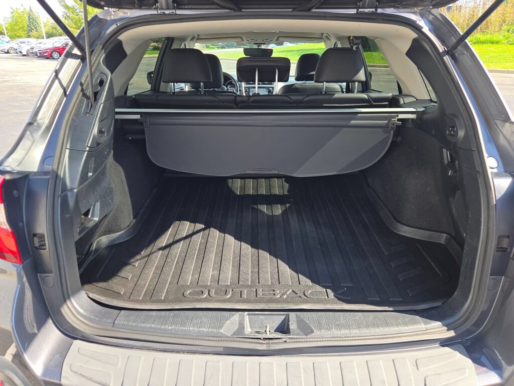 Used 2018 Subaru Outback 2.5i Limited AWD/4WD image 16
