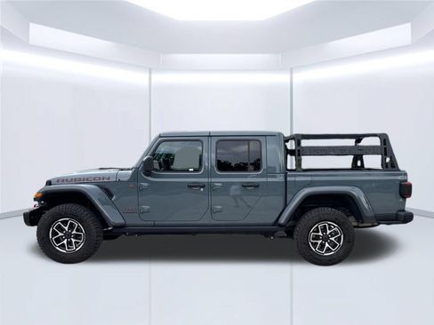 Used 2025 Jeep Gladiator Rubicon AWD/4WD image 8