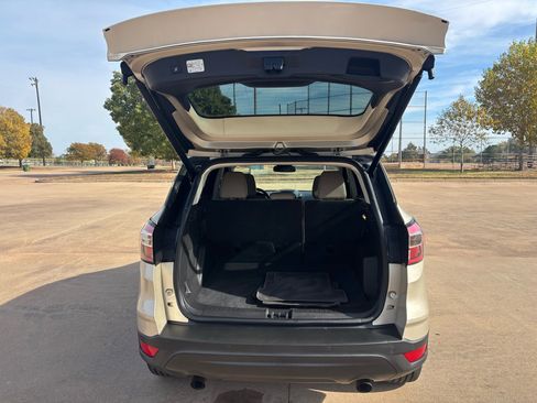 Used 2018 Ford Escape Titanium w/ Ford Safe & Smart Package image 29