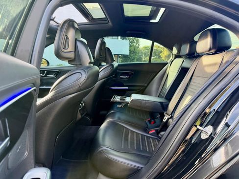 Used 2022 Mercedes-Benz C 300 Sedan image 11