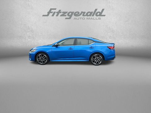 Used 2025 Nissan Sentra SR FWD image 5