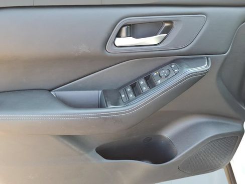 Used 2026 Nissan Rogue SV w/ Cold Weather Package FWD image 14