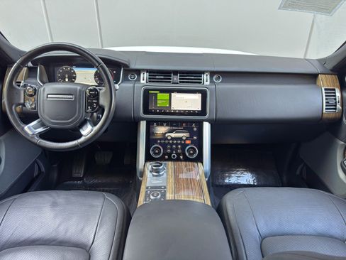 Used 2018 Land Rover Range Rover HSE image 12