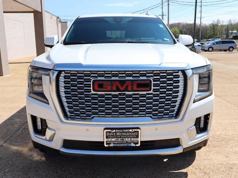 Used 2021 GMC Yukon Denali w/ LPO, Illumination Package AWD/4WD image 9