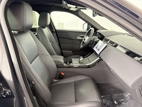 Certified 2025 Land Rover Range Rover Velar Dynamic SE image 33