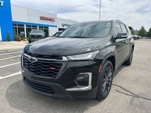 Used 2023 Chevrolet Traverse RS w/ LPO, Floor Liner Package AWD/4WD image 2