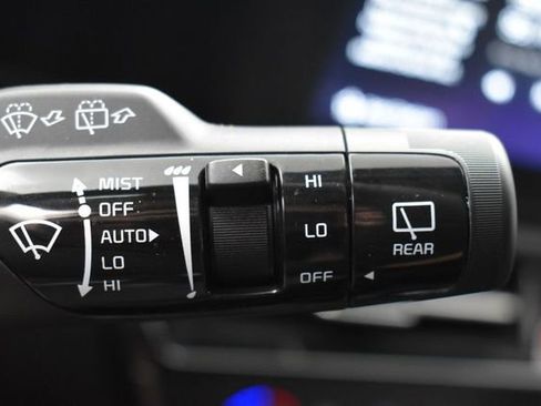 Used 2025 Kia Niro EX FWD image 29