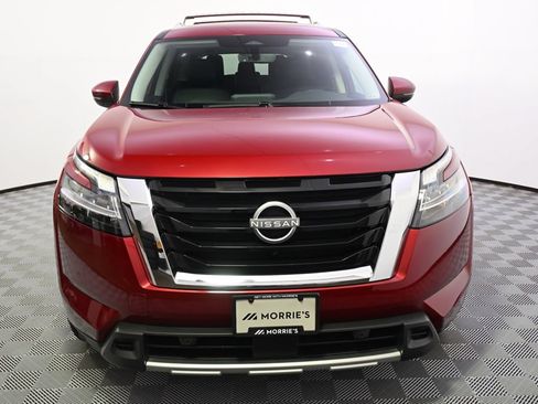 Used 2024 Nissan Pathfinder SL AWD/4WD image 10