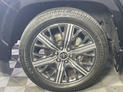 Used 2023 Toyota Sequoia Capstone AWD/4WD image 10