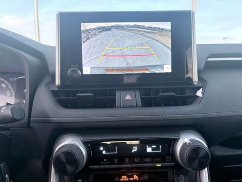 Used 2024 Toyota RAV4 LE image 17