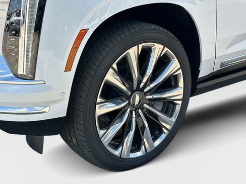 New 2026 Cadillac Escalade ESV Platinum Luxury w/ LPO, Floor Liner Package AWD/4WD image 17