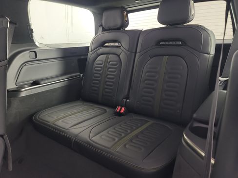 Used 2025 Rivian R1S Adventure Dual AWD/4WD image 22
