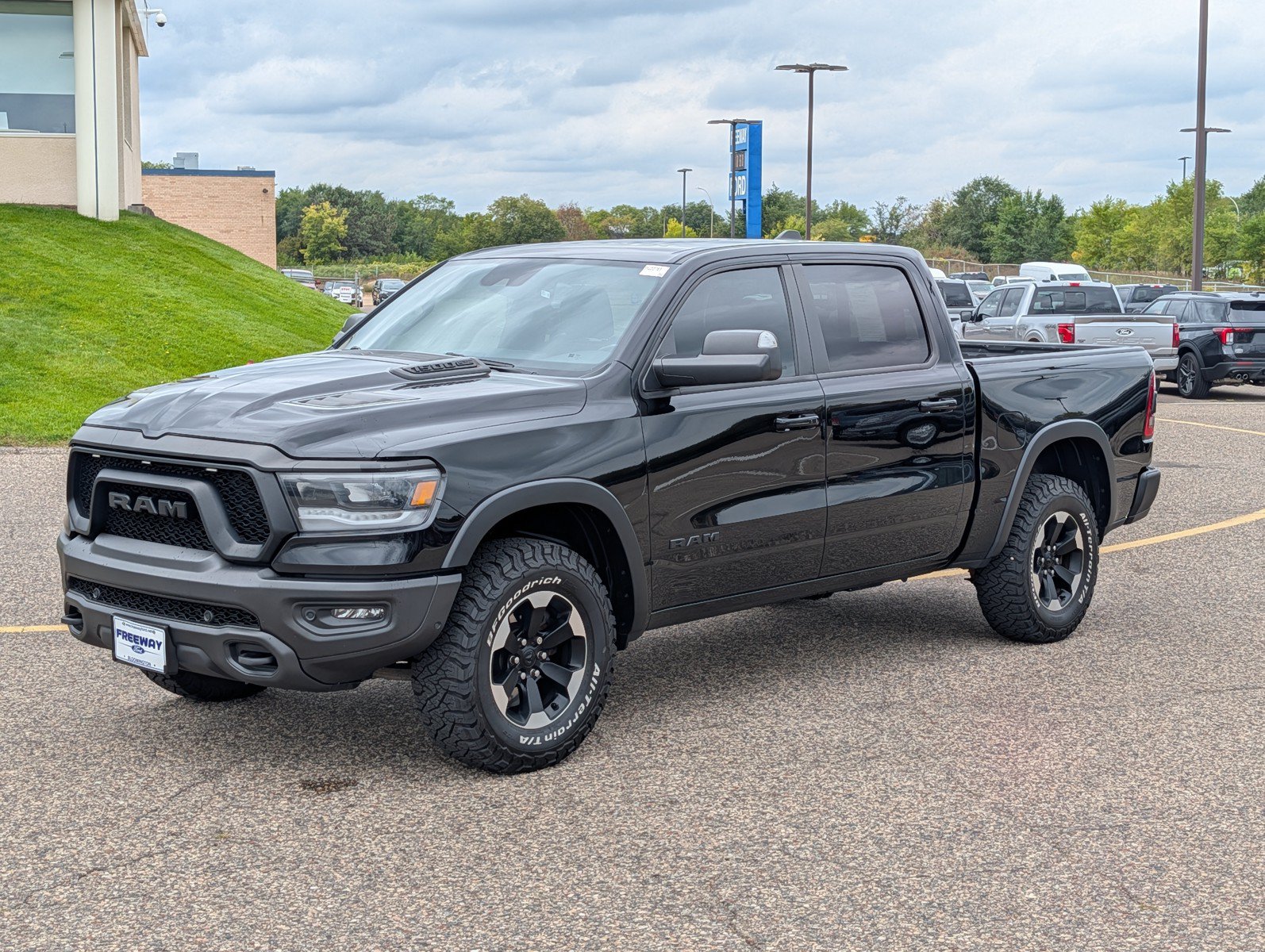 Used 2022 RAM 1500 Rebel w/ Rebel Level 2 Equipment Group AWD/4WD image 1