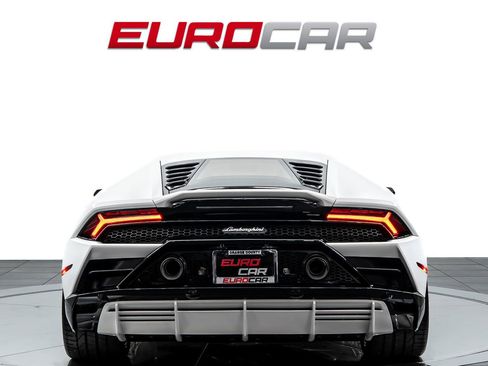 Used 2022 Lamborghini Huracan EVO image 4