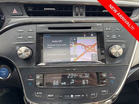Used 2016 Toyota Avalon XLE Premium FWD image 9