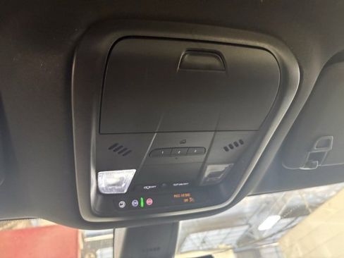 Used 2024 Buick Enclave Premium image 32