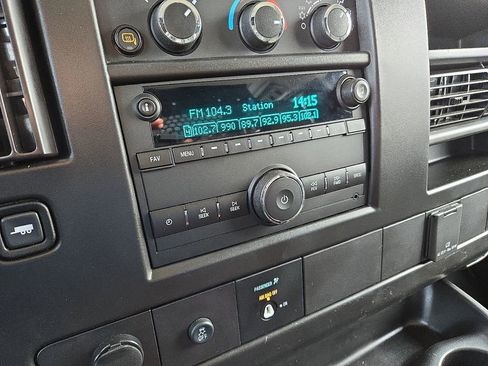 Used 2024 GMC Savana 2500 w/ Driver Convenience Package image 23