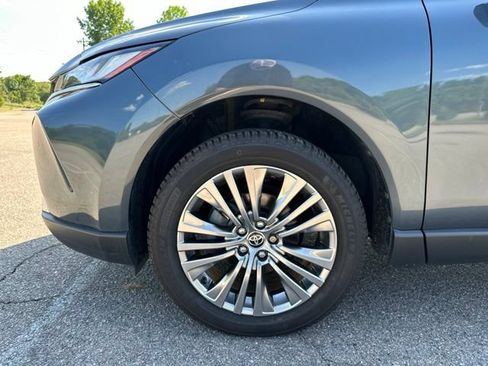 Used 2022 Toyota Venza Limited w/ Advanced Technology Package AWD/4WD image 14