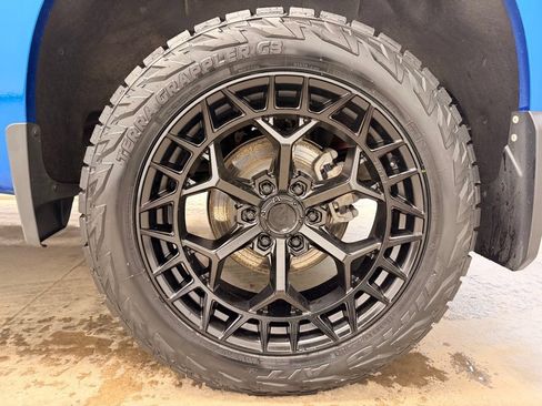 Used 2024 Chevrolet Silverado 1500 RST w/ Z71 Off-Road Package AWD/4WD image 14