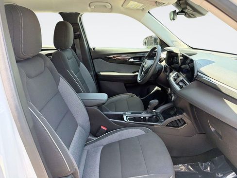 Used 2025 Chevrolet TrailBlazer LS FWD image 29